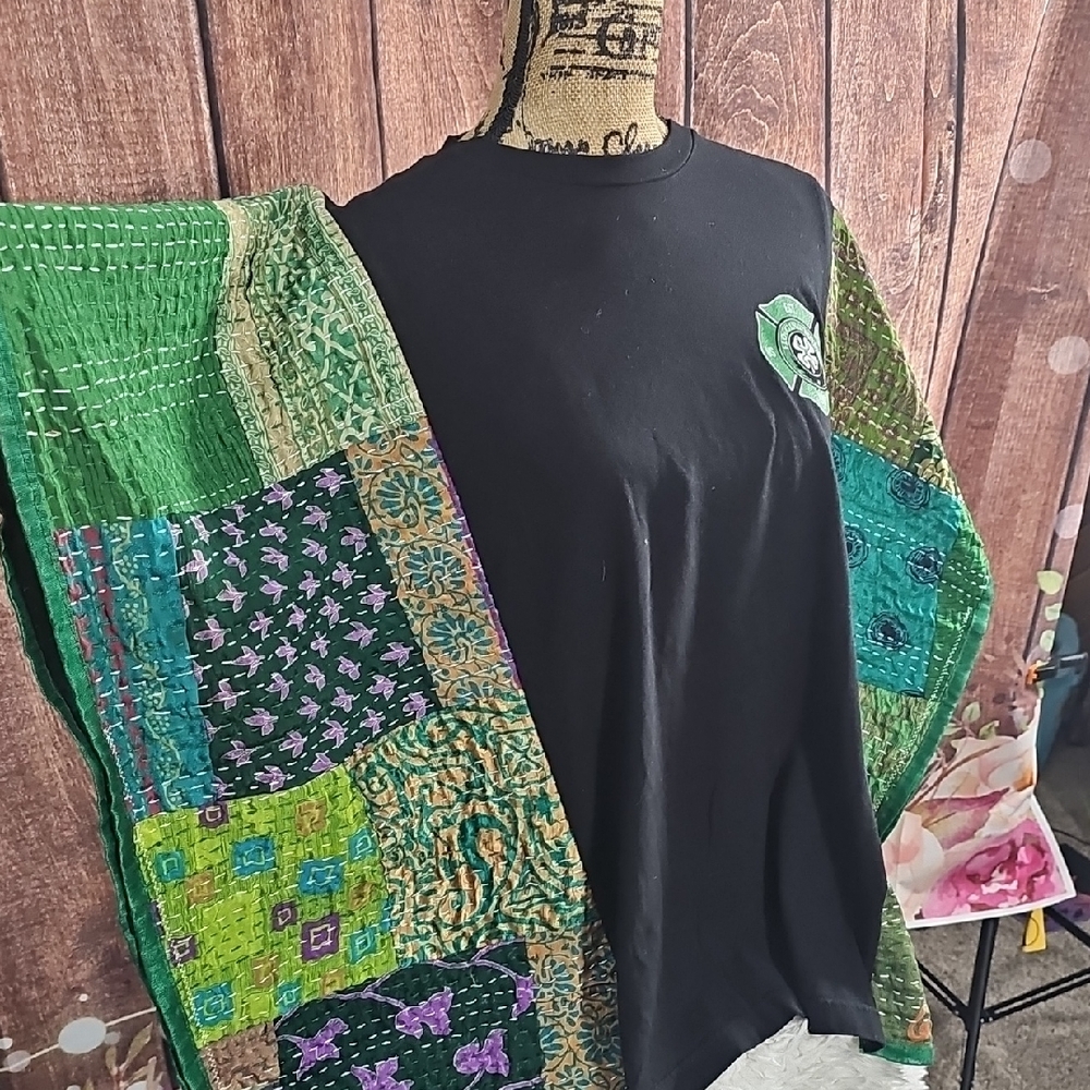 FLOGGING MOLLY SILK KANTHA PATCHWORK TOP SM-2X - Picture 3 of 5